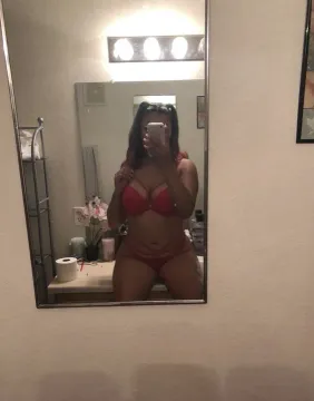 Luscious Mya Massage