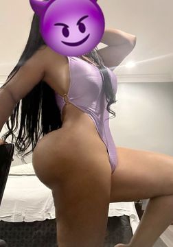 Colombiana  Escorts