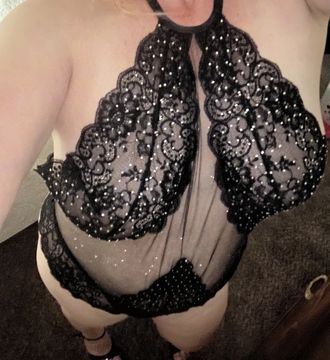 Busty Blonde German MILF Escorts