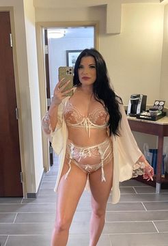 Celebrate with the birthday girl___and Treat yourself to an unforgettable time with me Escorts