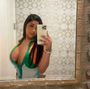 APRIL Escorts