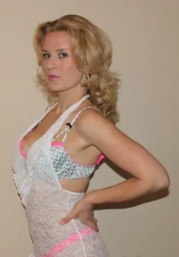 AMY GRAY Escorts