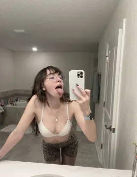 Emmy margret Escorts