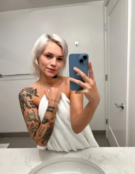 My name is Silvia , I’m a 100% all Blon Escorts