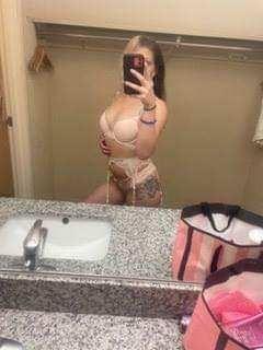 super hot girl on girl session/ join in 4 3sum👄💦 Escorts