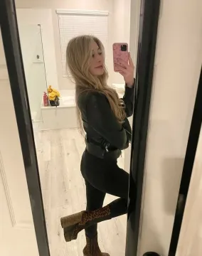 SCARLETT LEHOLD Escorts
