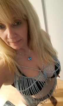 MAGIC MOUTH BUSTY BLONDE MILF 38DDD Escorts