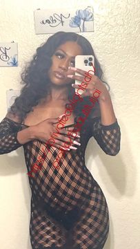 PETITE EBONY PLAYMATE  Escorts