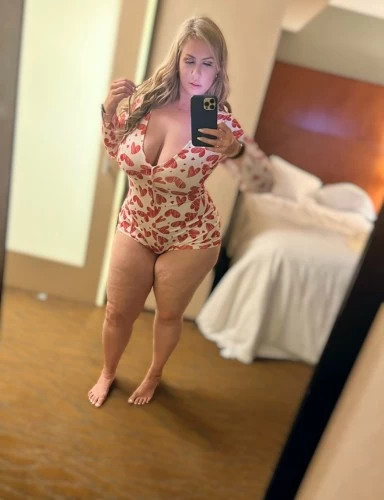 Monday Latina sensual Hot oil Body2body Rub Escorts