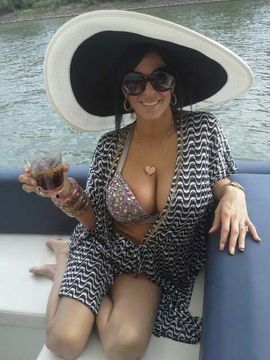 A Very Sexy and Intelligent GFE MILF Low Volume  Escorts