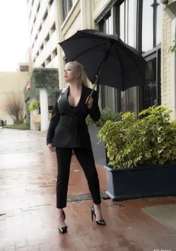 VICTORIA JOLIE Escorts