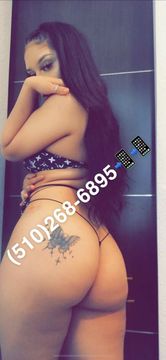 Upscale naughty Latina bombshell Escorts