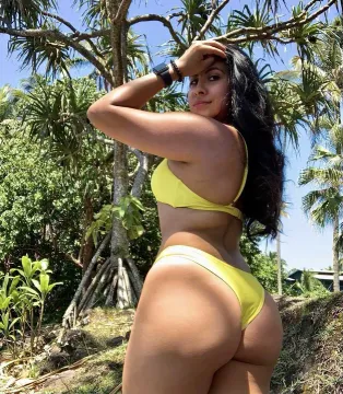 visiting island girl available for discreet massage/nuru session Massage