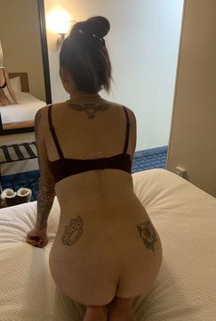 Hot brunette bombshell I can Squirt Escorts