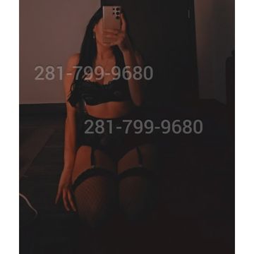  Sweet, sexy, petite Latina  Massage