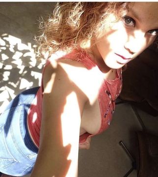Blue eyed beach baby seeks fun 🥰 Escorts